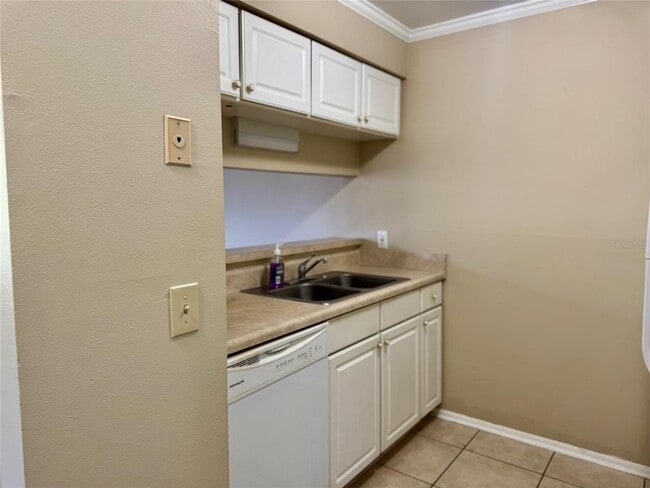 Building Photo - 14313 Hanging Moss Cir