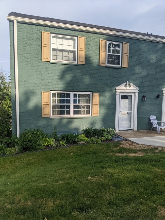 Photo - 52 Chapel Dr Townhome