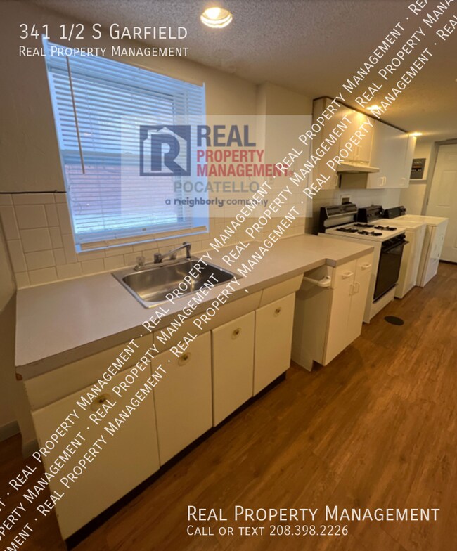 Building Photo - 341 1/2 S Garfield-