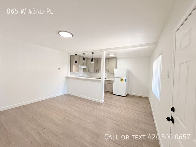 Building Photo - 865 W 43rd Pl