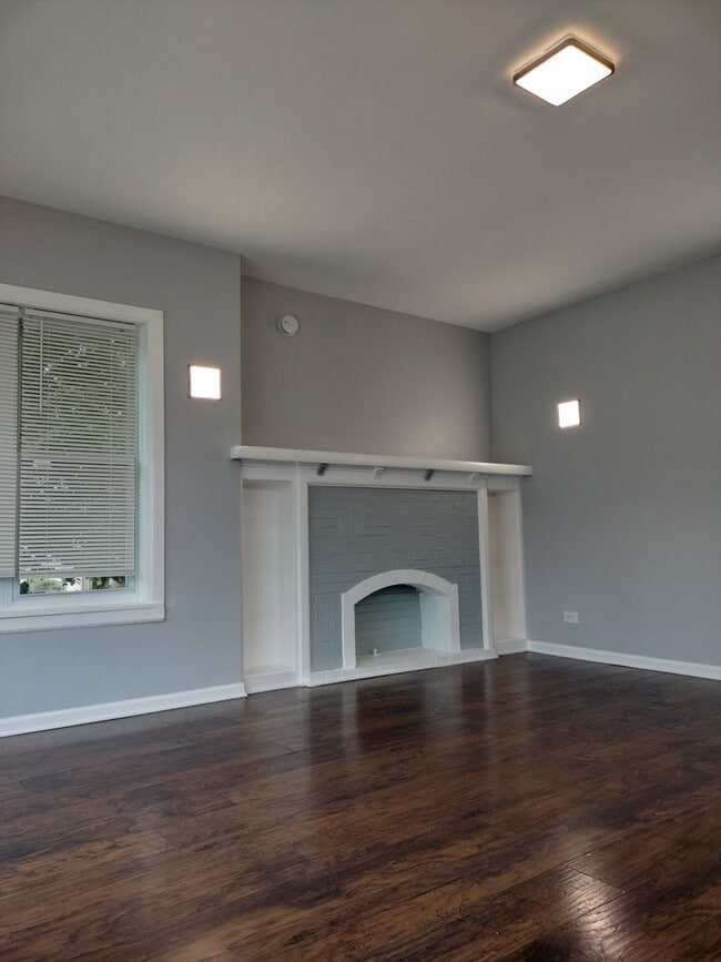 Foto del edificio - 2525 E 72nd Pl