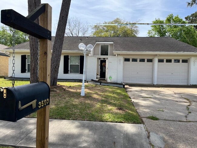 Building Photo - 3503 Canterbury Dr