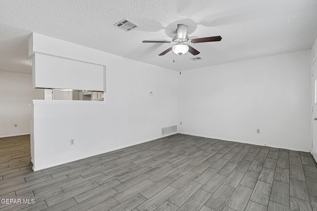 Building Photo - 1724 Gambel Quail Dr