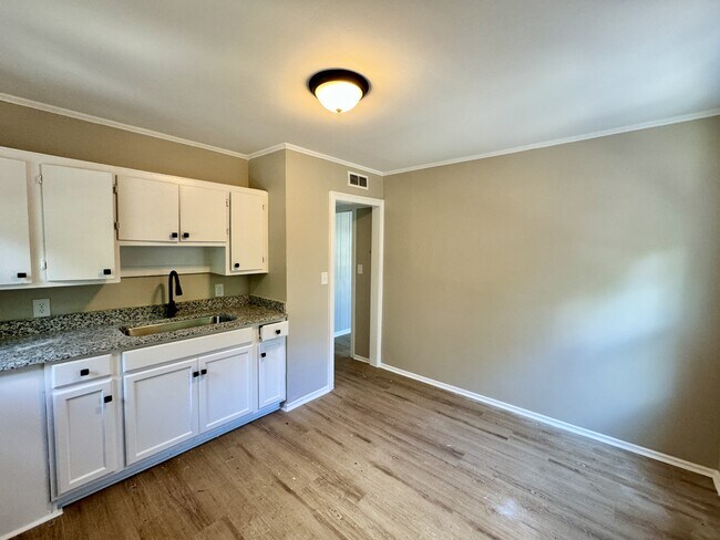 Foto del edificio - 1020 Nancy Ln SE