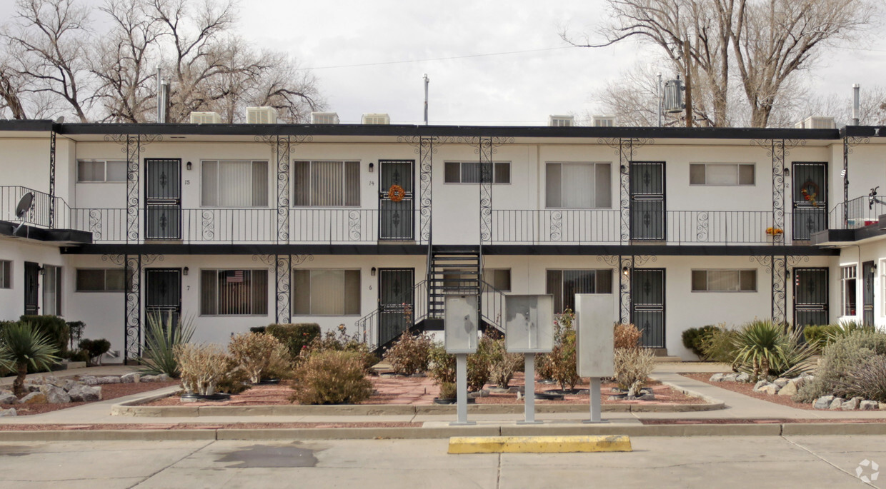 Building Photo - 1033 Truman St SE