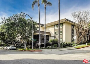 Building Photo - 6001 Canterbury Dr