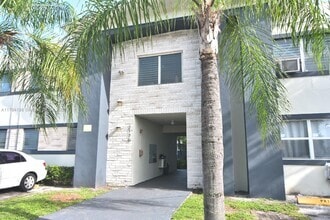 Building Photo - 2170 NW Flagler Terrace