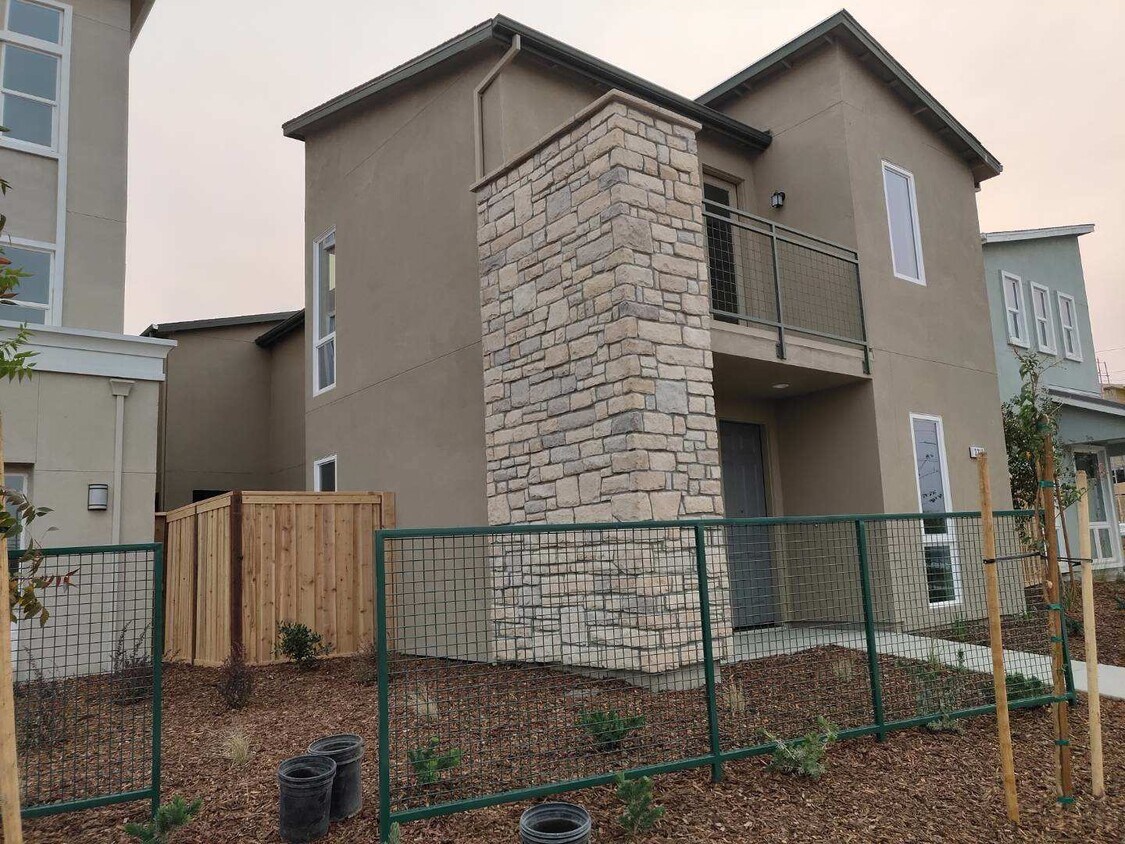 3218 Cowell Blvd, Davis, CA 95618 House Rental in Davis, CA