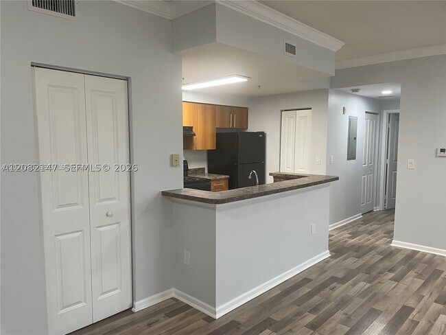 Foto del edificio - 6020 W Sample Rd