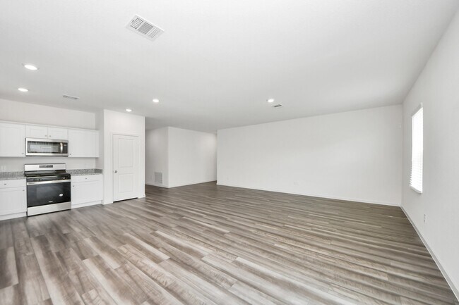 Building Photo - 10306 Valley Vista Dr