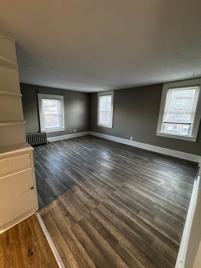 Building Photo - 1488 E Thacker St