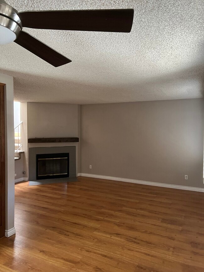 Building Photo - 11867 Cayuga Pl
