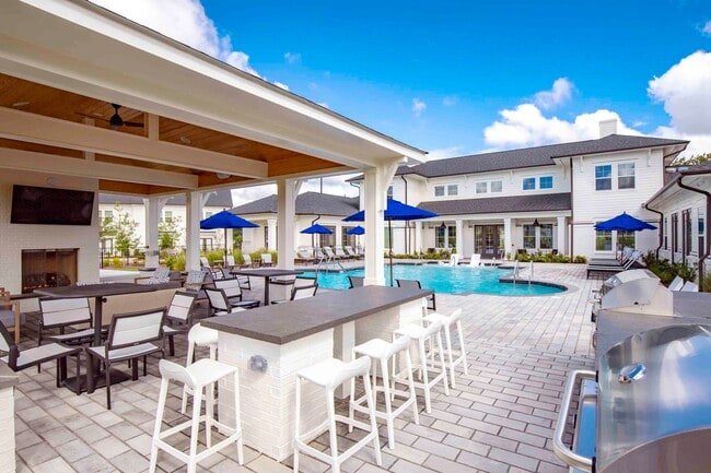 Building Photo - Hawthorne at the Pointe