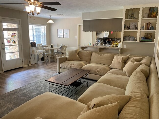 Building Photo - 10142 Metronome Dr