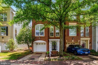 Building Photo - 5026 Gardner Dr
