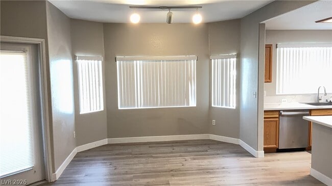 Building Photo - 830 Carnegie St