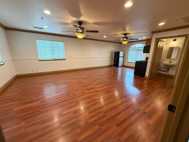 Foto del edificio - 835 H St