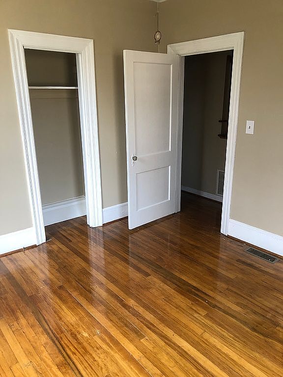 Foto del edificio - 312 E 18th St