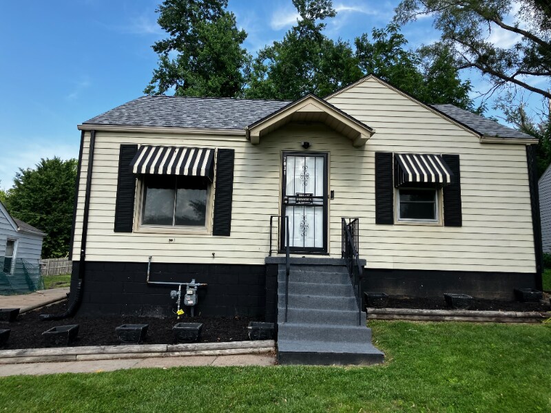 Primary Photo - 7031 N 33rd St