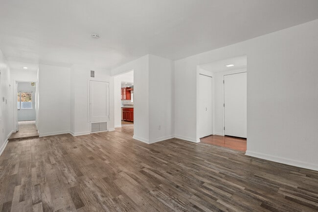 Building Photo - 1628 N Beverly Glen Blvd