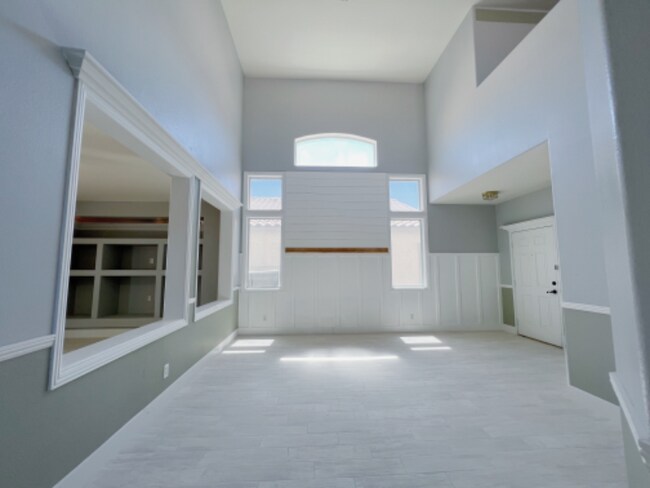 Foto del edificio - 4572 Yellow Harbor St