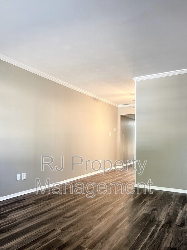 Building Photo - 2093 Jefferson Ave