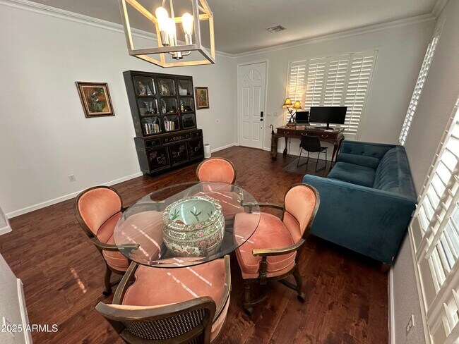 Foto del edificio - 3623 E Linda Ln
