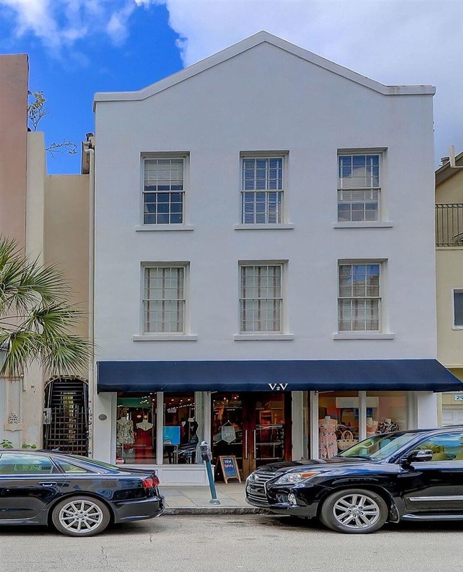 King Street Facade - 295 King St