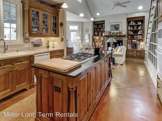 Foto del edificio - 4 br, 3.5 bath House - 75 Fort Howell Drive