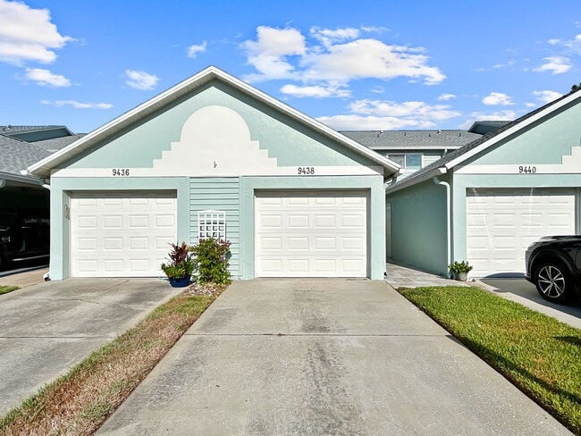 Building Photo - Unfurnished Waterfront Townhome - Gulf Access & Sunset Views! 3bed | 3bath