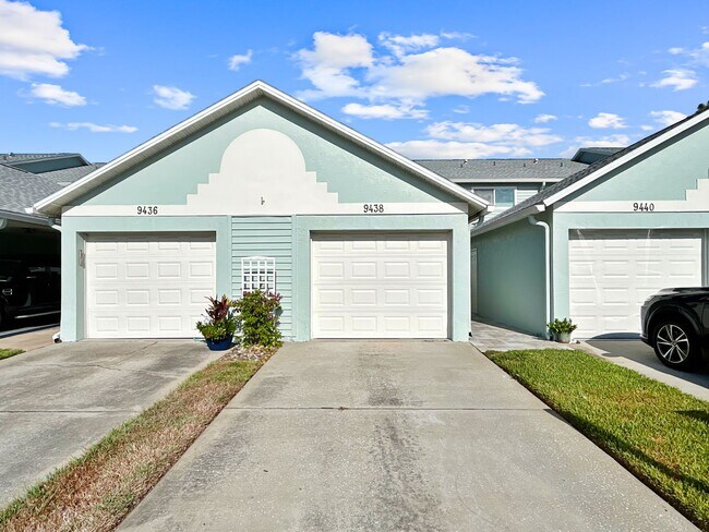 Foto del edificio - Unfurnished Waterfront Townhome - Gulf Access & Sunset Views! 3bed | 3bath