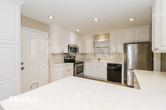 Foto del edificio - 8801 Coventry Ct