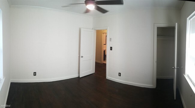 Building Photo - 4910 Killam Ave