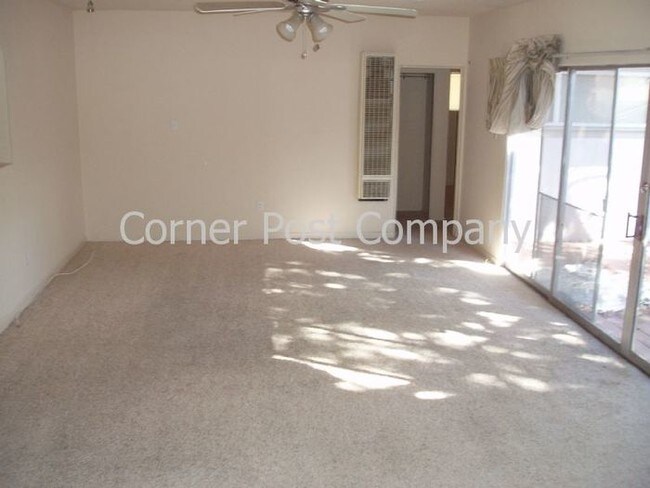 Building Photo - 4 Bedroom Home In Nob Hill