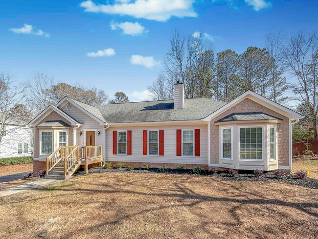 Building Photo - Like New 3 BR/2BA Raised Ranch in Marietta!