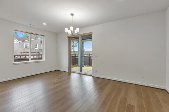 Foto del edificio - 33108 Holly Ave SE