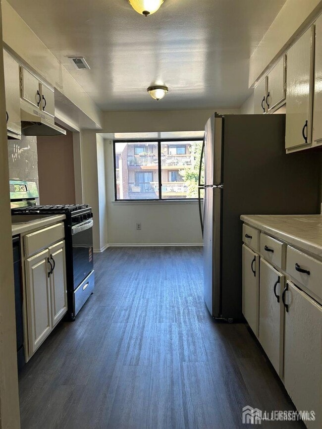 Foto del edificio - 517 Edison Glen Terrace