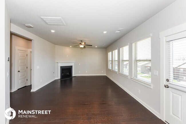Building Photo - 385 Black Thorn Ln