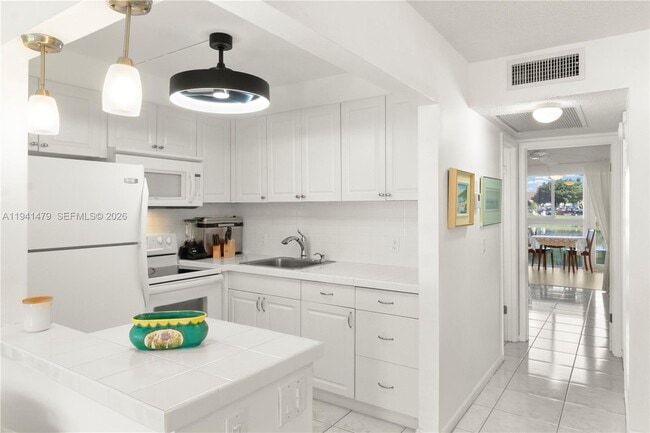 Building Photo - 1018 Durham A