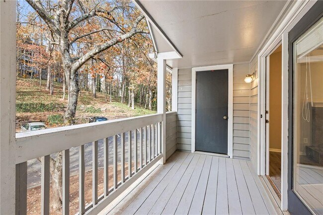 Foto del edificio - 408 Warm Springs Cir