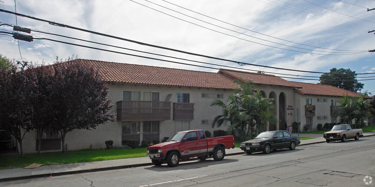 Casa Serena Apartments Alquileres en Santa Ana, CA