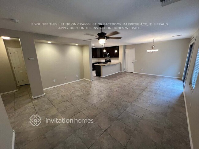 Foto del edificio - 5816 E Harmony Ave