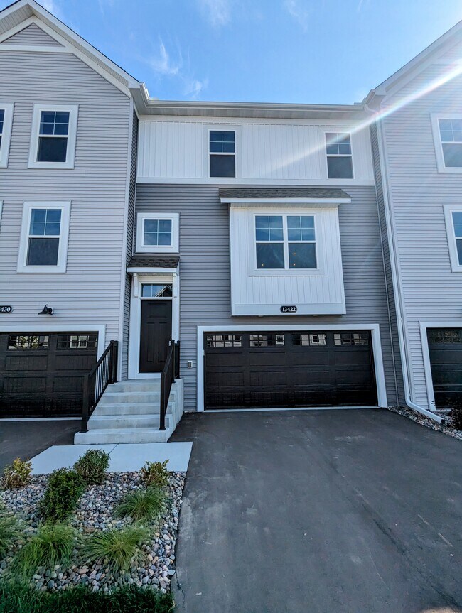 Building Photo - 13422 Territorial Cir N