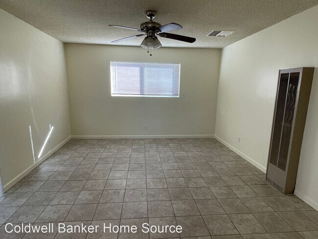 Foto del edificio - 4 br, 2 bath House - 21931 Fox Avenue