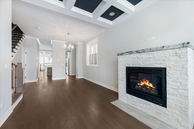 Building Photo - 6241 S Woodlawn Ave