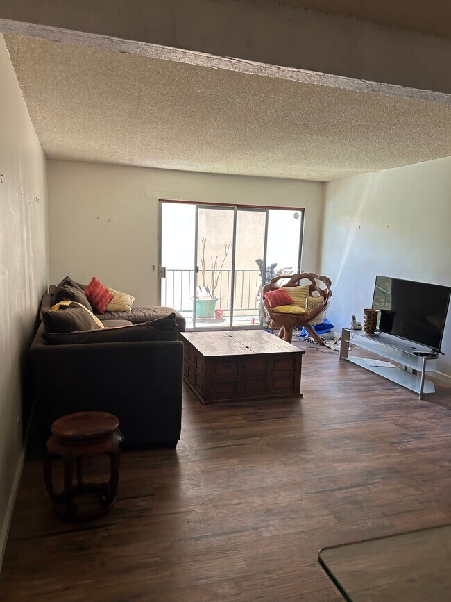 Foto del edificio - 5460 White Oak Ave