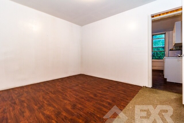 Building Photo - 36 Kossuth Pl