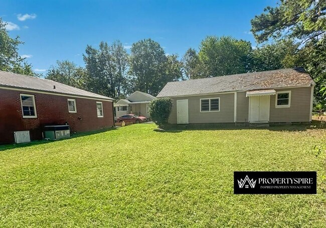 Foto del edificio - Charming 3 Bed 2 Bath Room Home In Salisbu...