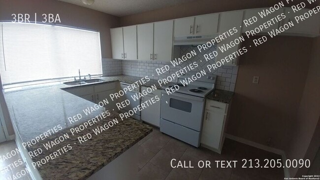 Foto del edificio - 6605 Spring Hurst Dr