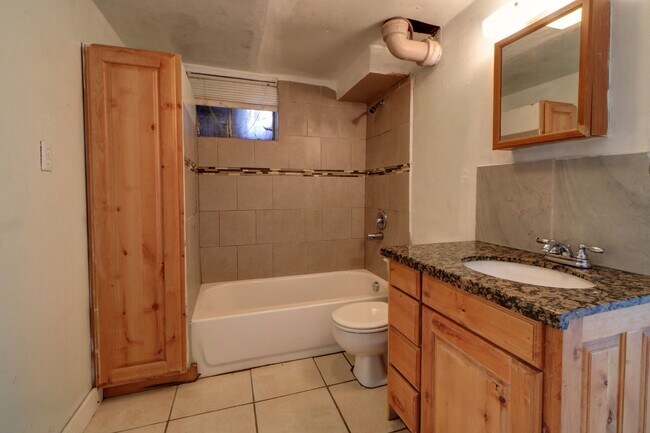 Building Photo - TFH - Springville Duplex